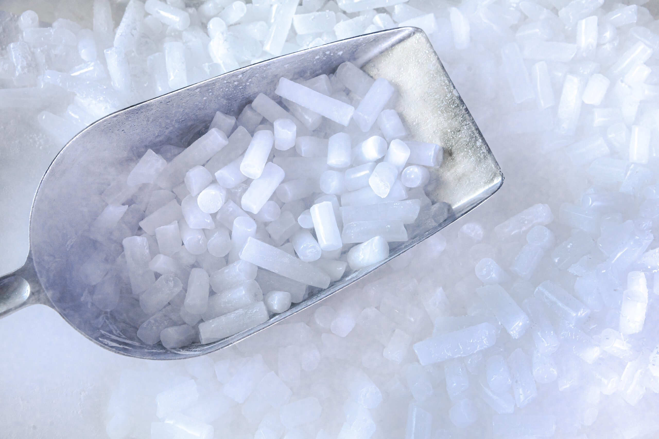 Echantillon de glace carbonique permettant de conserver les vaccins dans les laboratoires et milieux médicaux